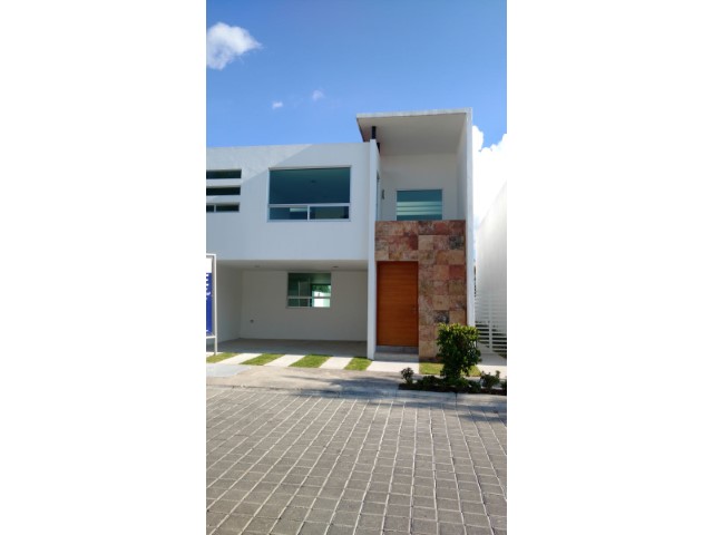 Casa en Venta en Lomas de Angelopolis