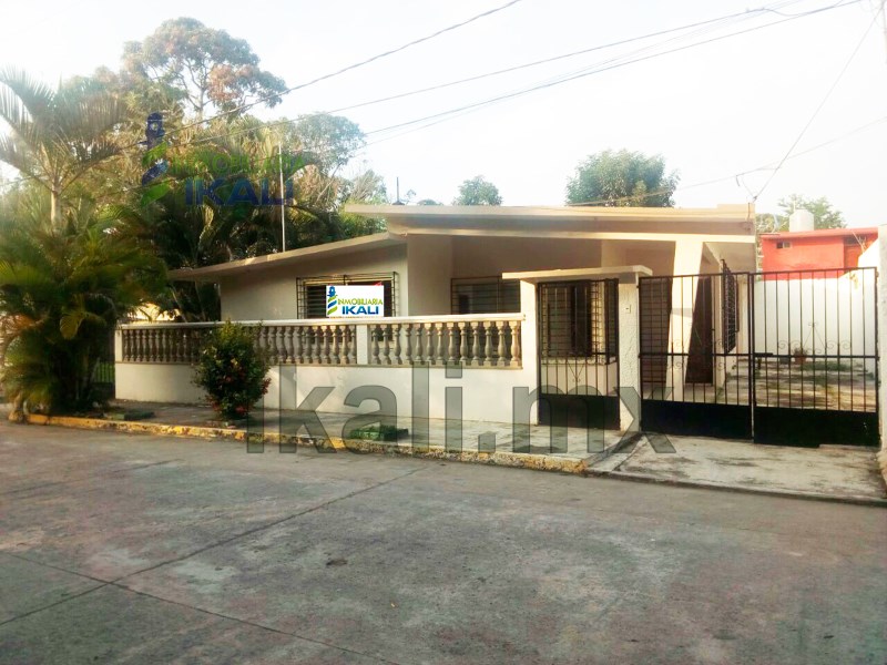 Casa en Renta en Santiago de La Peña