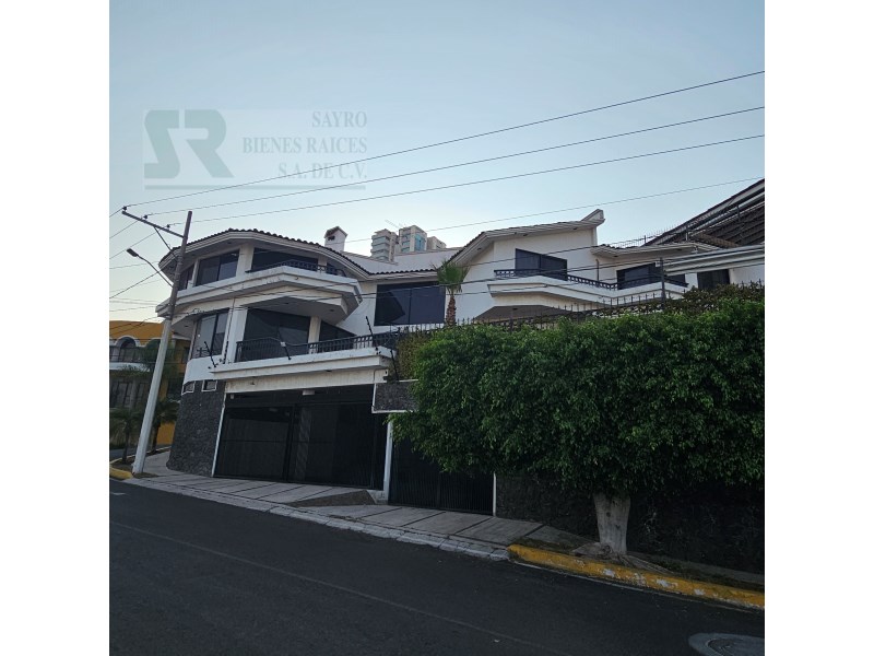 Casa en Venta en Loma Dorada