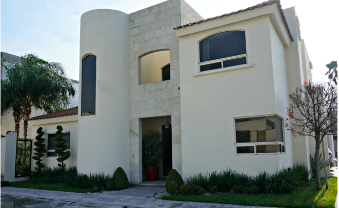Casa en Venta en colonia Residencial San Carlos