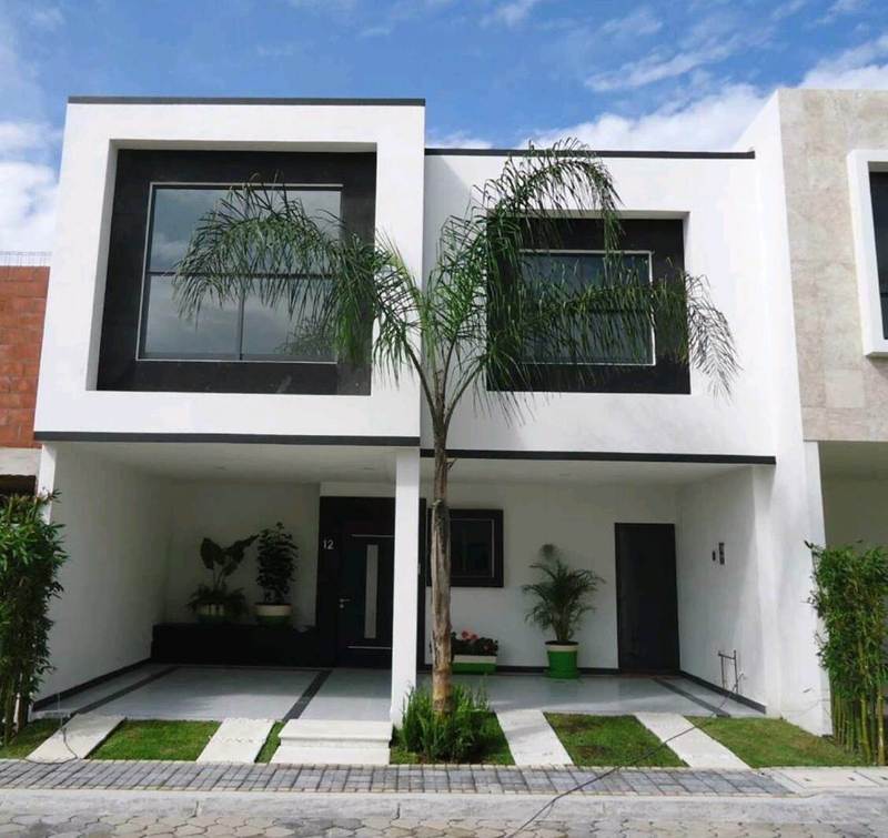 Casa en Venta en colonia Lomas de Angelopolis Clusters Zona Azul