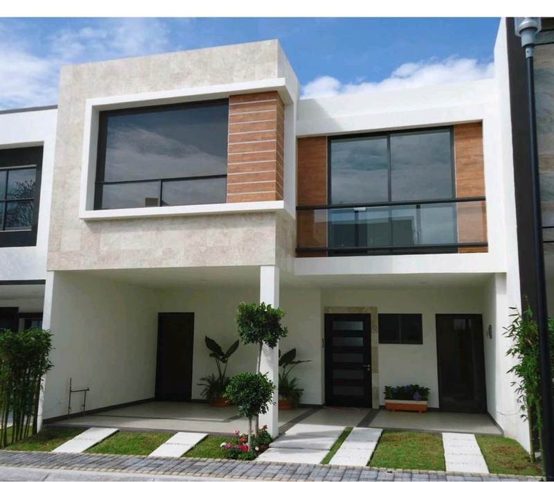 Casa en Venta en colonia Lomas de Angelopolis Clusters Zona Azul