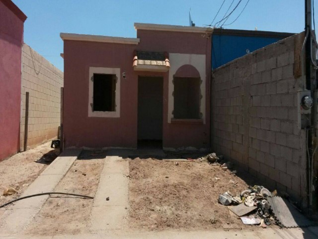 Casa en Venta en colonia Hacienda de Los Portales 3a Seccion