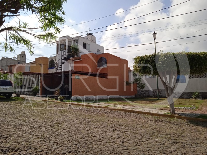 Casa en Venta en San Jose de los Olvera Centro