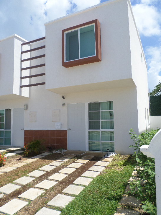 Casa en Renta en Fraccionamiento Playa Azul, Playa del Carmen, Quintana Roo  con 
