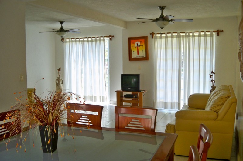 Casa en temporary rental en Boulevard Barra Vieja