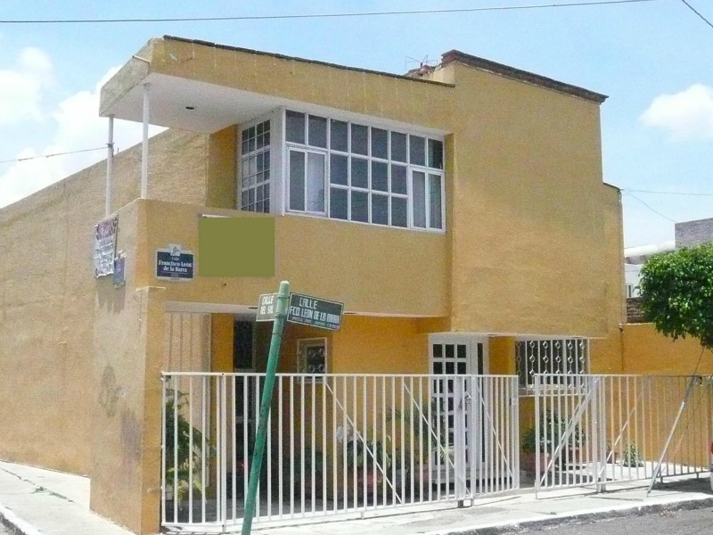 Casa en Venta en Av. Universidad - Bernardo Quintana
