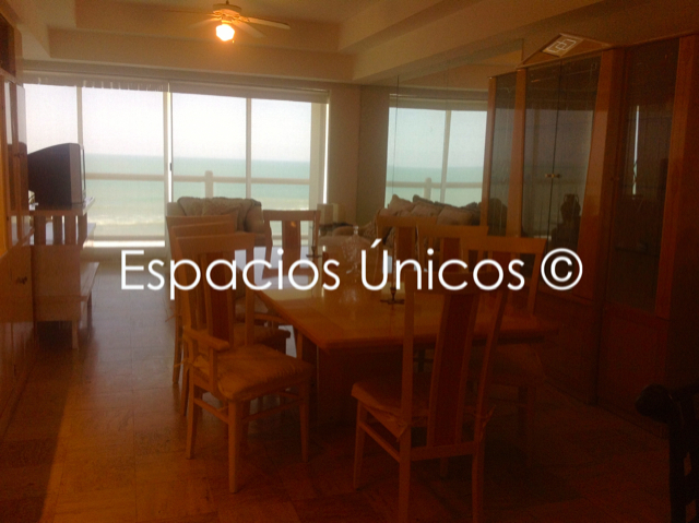 Condominio en temporary rental en Costera de las Palmas