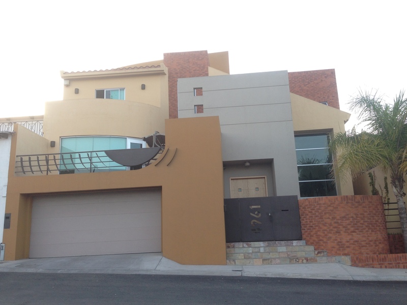 Casa en Venta en Lomas de Agua Caliente 1a Seccion, Tijuana, Baja  California con 396m2
