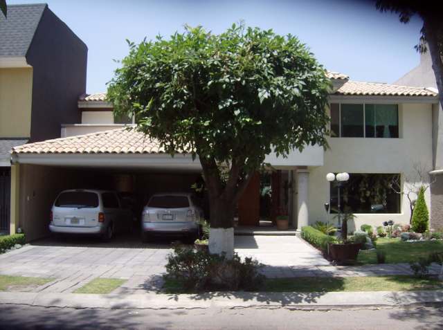 Casa en Venta en colonia PUERTA DE HIERRO